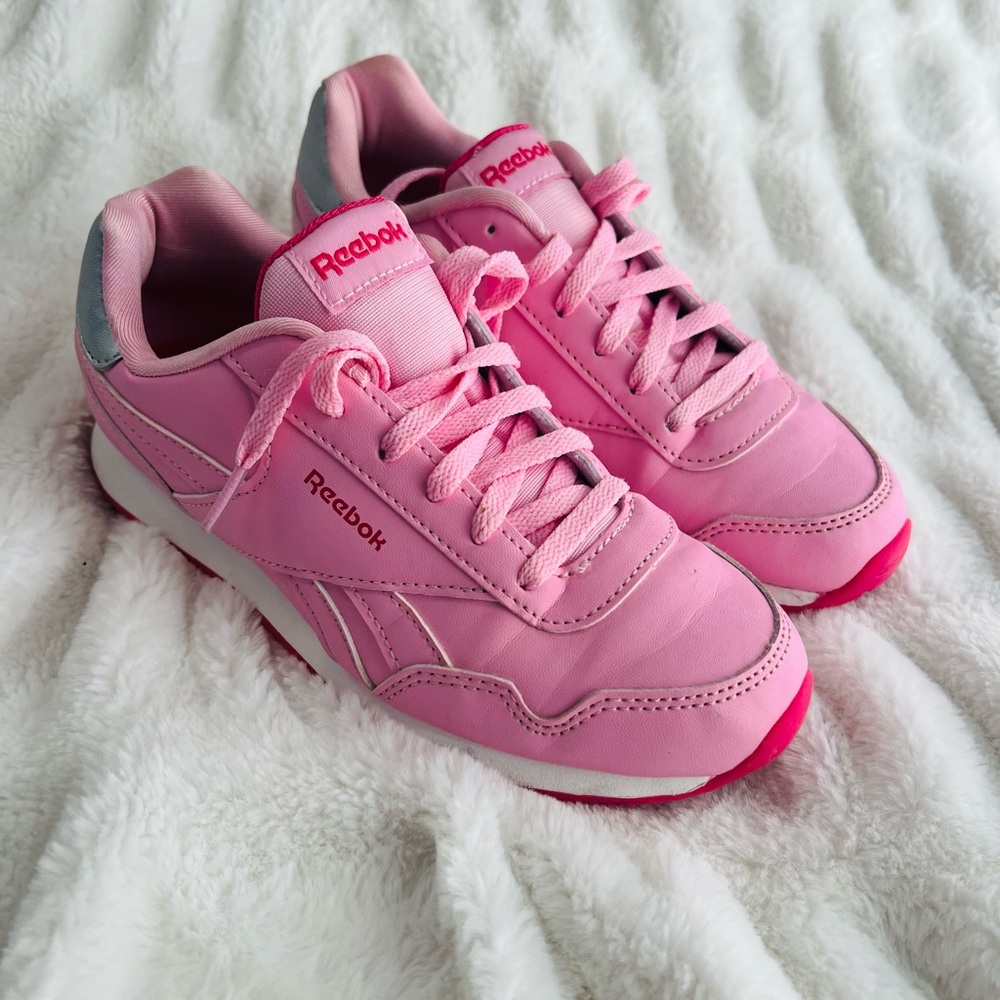 Like new! Reebok Girls Vibrant Pink Sneakers New Condition.